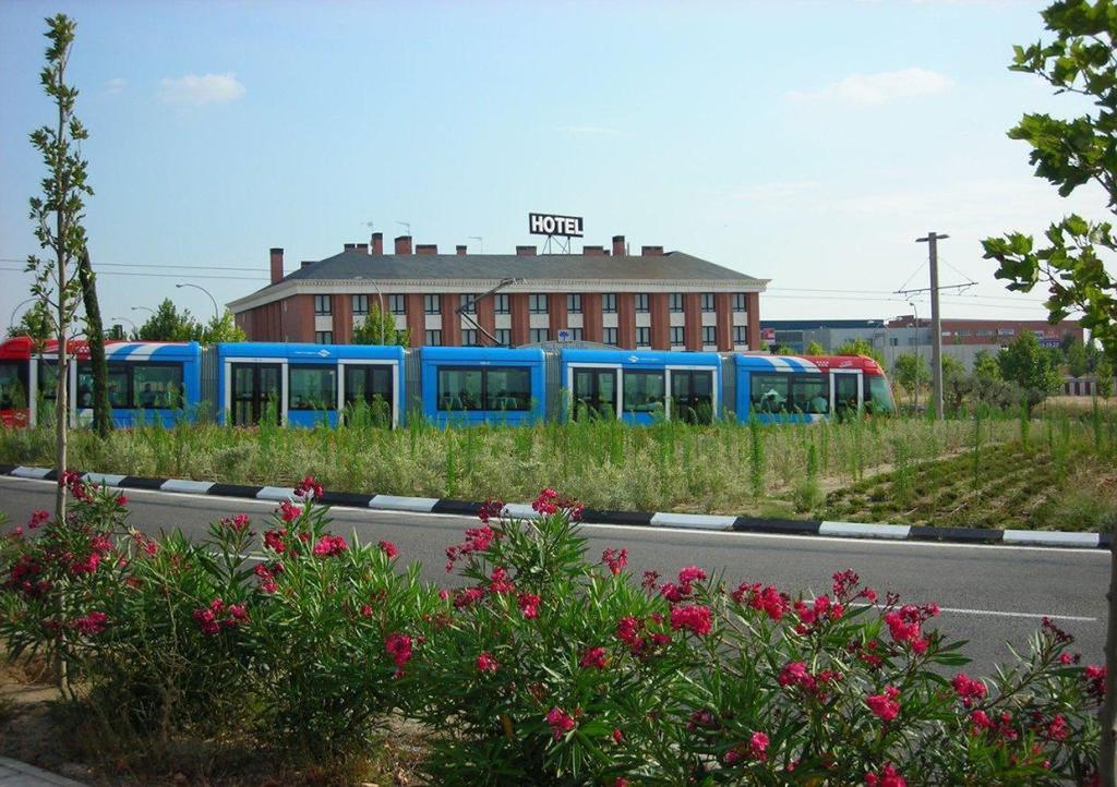 מלון בואדילה דל מונטה Th Boadilla מראה חיצוני תמונה